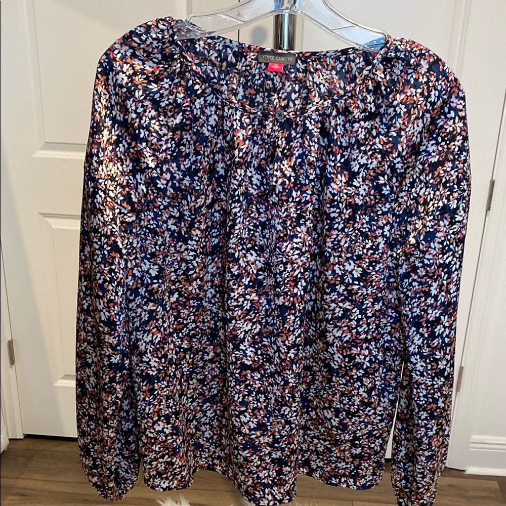 Vince Camuto Keyhole Floral Top